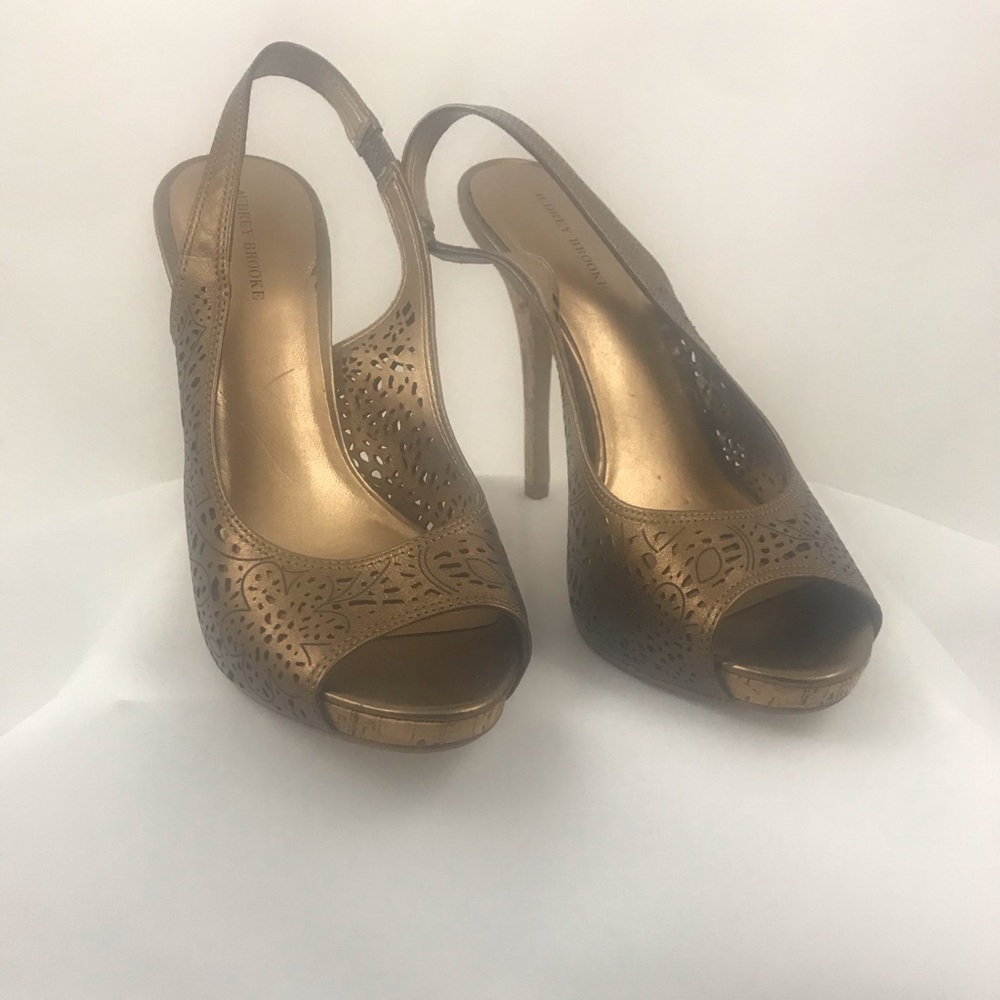 Bronze Open-toe Shoe w/ Wood Heel
